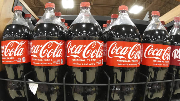 Politikerne holder igen med boykot af amerikanske varer, men: 'Jeg kan godt lide Jolly Cola og italiensk vin'
