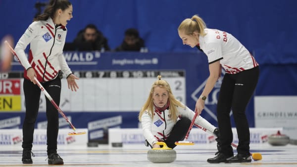 Curlinglandsholdet holder liv i OL-håbet