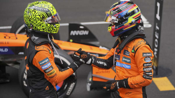 McLaren tager de to øverste podiepladser i Kinas grandprix