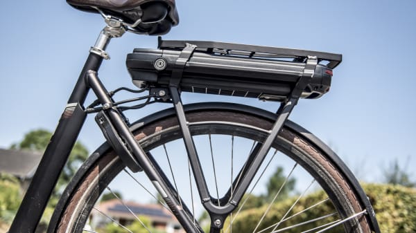 Beredskabschef advarer efter brande i batterier til elcykler: Sådan sikrer du dig