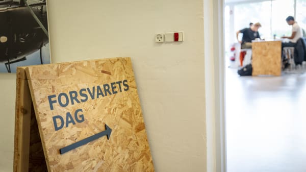 Kvinder bliver indkaldt til værnepligt fra 1. juli 2025