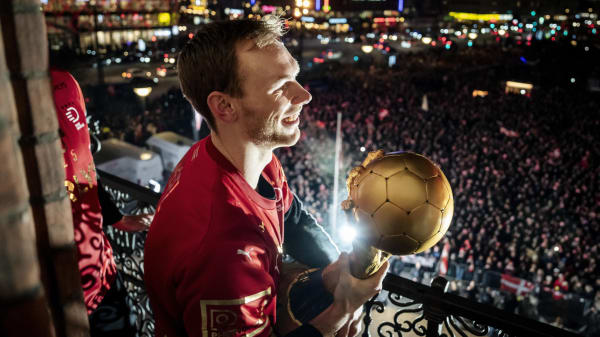 Stolt Mathias Gidsel lover bajere og fin middag til holdkammeraterne efter stor kåring