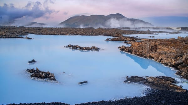 Rumlende vulkan får Island til at evakuere Den Blå Lagune