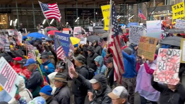 Over 1.000 demonstrationer mod Trump i USA: 'Jeg vil ikke engang kalde ham vores præsident'