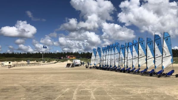 Sæsonen er reddet: Her må man strandsurfe igen