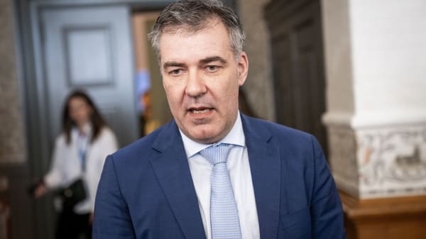Oppositionen indkalder til mistillidsafstemning mod Aagaard