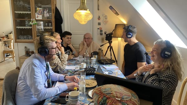 'Sara & Monopolet' kom helt hjem i stuen hos Sean og hans morfar 