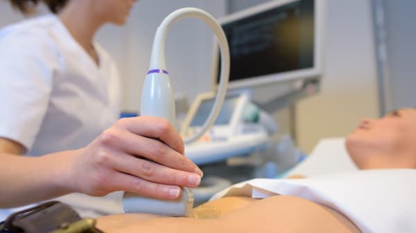 Blodprøvesvar, celleskrab, stresstest og journalnoter: Regeringen vil gøre det lettere for forskere at få adgang til sundhedsdata