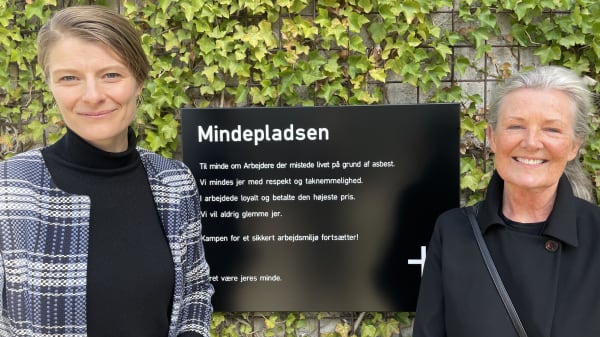 Mindeplade for døde asbestarbejdere præsenteret: 'Ingen skal dø af at gå på arbejde'