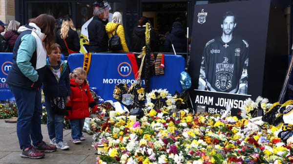Ishockeyspiller frikendt for manddrab på isen