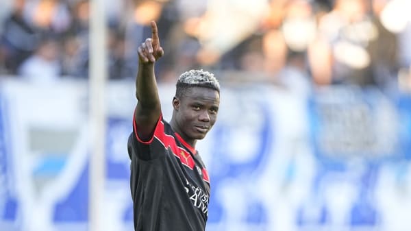 Fire scoringer og to røde kort i dramatisk FCM-sejr over AGF