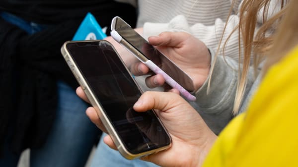 Folkeskoleelever har lavet TikTok-profiler i læreres navne og kontaktet yngre elever