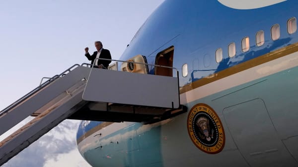 Snak om luksuriøs flygave fra Qatar til Trump udløser debat: 'Bestikkelse på første klasse'