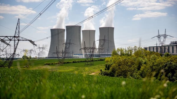 Regeringen vil undersøge mulighederne for atomkraft