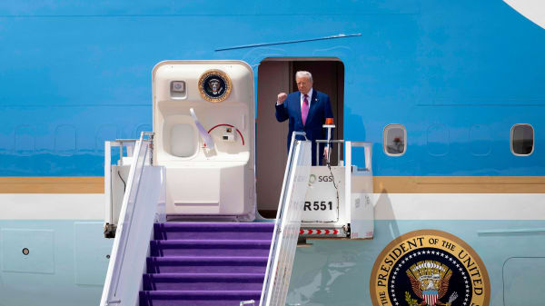 Trump i modvind hos Demokrater og Republikanere: Plan om at få luksusfly i gave kaldes 'skandaløst eksempel på korruption'