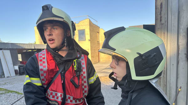 Unge står i kø for at 'gå til brandmand'