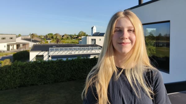 Kun 17 konfirmationer på store bededag: Siljes familie glæder sig over, at der er plads i kirken