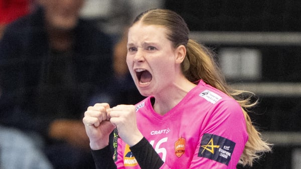 I dag elsker Althea Reinhardt sit arbejde så meget, at hun vil bande af glæde