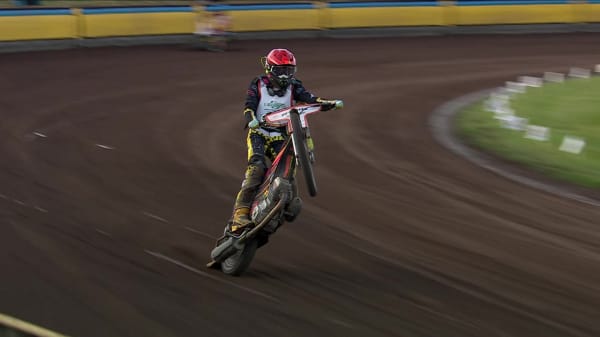 Rørt speedwaykører skal bare hjem og kramme sin mor efter karrierens første DM-titel