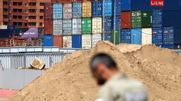 Efter tre års krig og et hav af sanktioner: Sådan har Rusland tidligere undgået dem