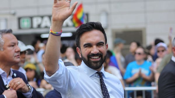 'Der burde ikke være milliardærer': New Yorks politiske stjerneskud skaber håb og forargelse