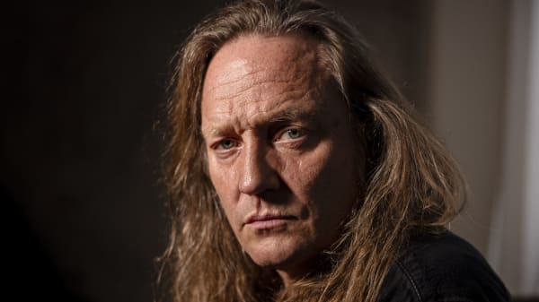 Jesper Binzer æder krimier råt. Og han har en bog, du skal læse