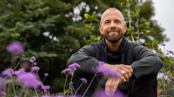 DR-vært ramt af lyn som ung: 'Jeg har kæmpe respekt for naturens kræfter' 