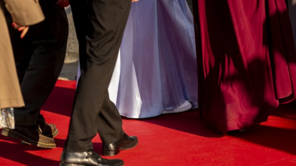 Er dresscode i teateret dødt? Ekspert har set publikum iklædt undertrøje og badeshorts