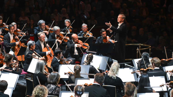 6.000 musikfans hyldede DR Symfoniorkestret og DR Koncertkoret i London – og mange flere lyttede med 