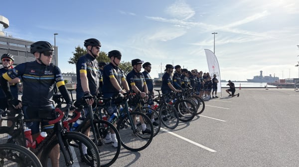 Michel skal cykle Danmark tyndt med 60 andre veteraner: 'Man får tømt hovedet'