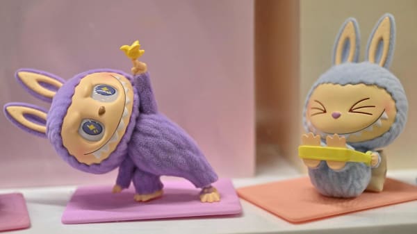 Hvorfor hopper vi på mærkelige trends, når vi ved, at de alligevel dør om lidt? 