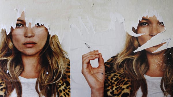 Hun har spottet en fornyet dyrkelse af 90'ernes forbudte symboler 