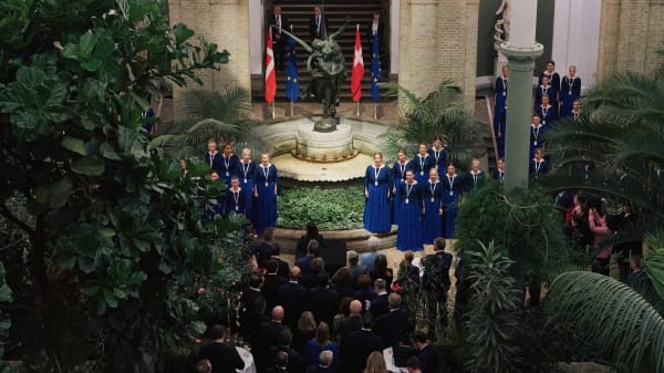 DR Pigekoret sang for EU-ministre mellem Glyptotekets palmer
