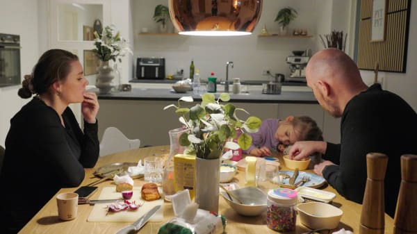 Følelsen er skamfuld - og formentlig helt normal: Nanna og Martin taler om det, mange sammenbragte familier ikke tør sige højt