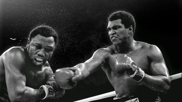 For 50 år siden slog Muhammad Ali og Joe Frazier hinanden halvt ihjel i 'Thrilla in Manila'