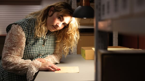 Med sit eget blod skrev han en pagt med djævlen. Snart kan du læse den online