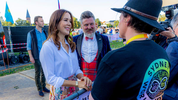 Hvad hvis vi får et kongepar af samme køn? Vi skal forberede os nu, mener forfatter