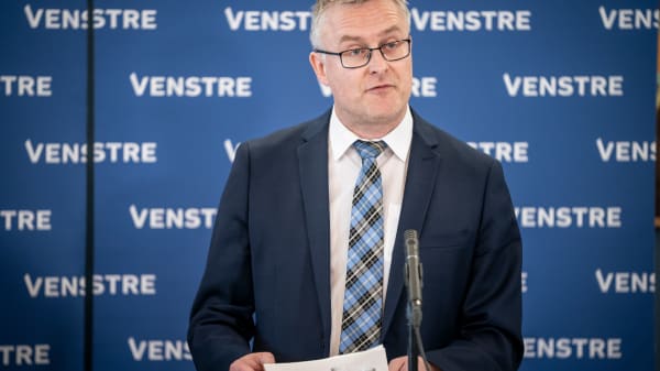 På trods af kritik er minister ikke klar til at sætte omstridt foder på pause