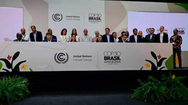 Topmødet har mange skurke og meget snak. Men skurken over alle skurke hører vi sjældent noget fra