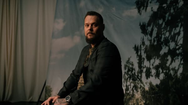 Veteranen Morten fik PTSD og mistede alt. Nu spiller han sig selv i ny film