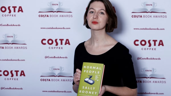 Sally Rooney: Forbud kan tvinge mine bøger af hylderne