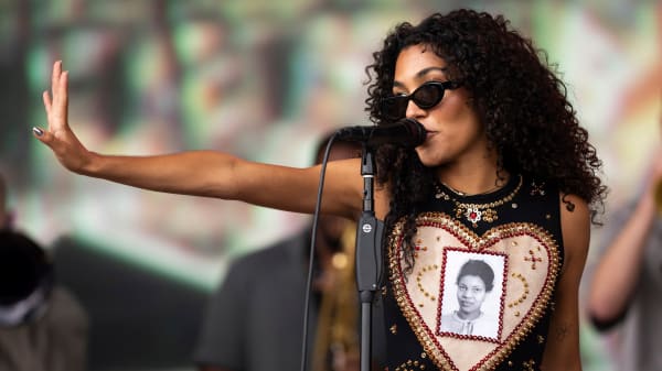 Popstjerne tog kampen for fansene: Nu betaler billetside penge tilbage