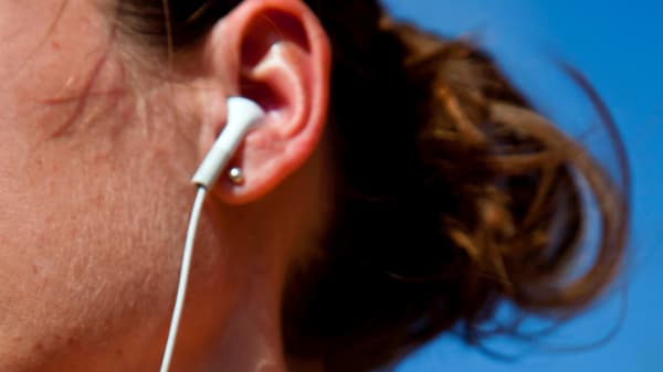 'Det er jo kunstens ødelæggelse' - radiovært står ved sin dårlige lyttevane 