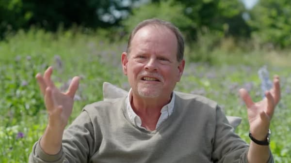 Selv Danmarks førende sex-professor havde svært ved at tale om sex med sine børn: Han har dog et råd til andre forældre