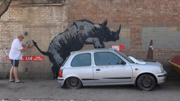 Hov, er Banksys identitet lige blevet afsløret sådan for alvor? Nyhedsbureau har undersøgt den kendte maler