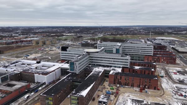 Regionen holder tungen lige i munden, når 162 patienter og akutmodtagelse i dag flytter til nyt hospital