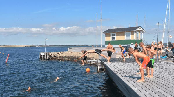 Landsby vil have fat i storbyernes børnefamilier