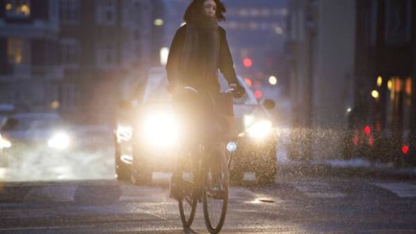 Tusindvis af danskere skal give svaret: Kan lys på cyklen døgnet rundt redde liv? 