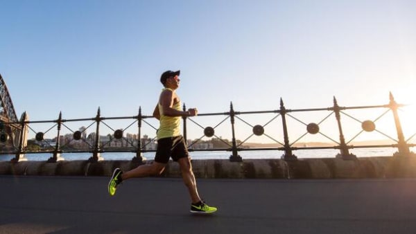 Skal du strække ud, løbe hurtigt - og hvor tit skal løbeskoene skiftes? Seks myter om din løbetur