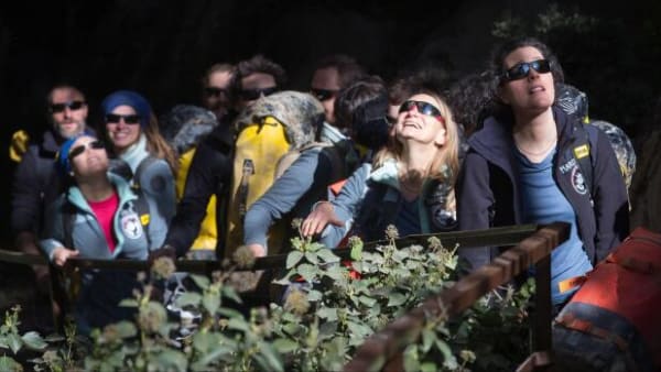 15 franskmænd sad frivilligt i en grotte i 40 dage uden dagslys, telefoner eller ure